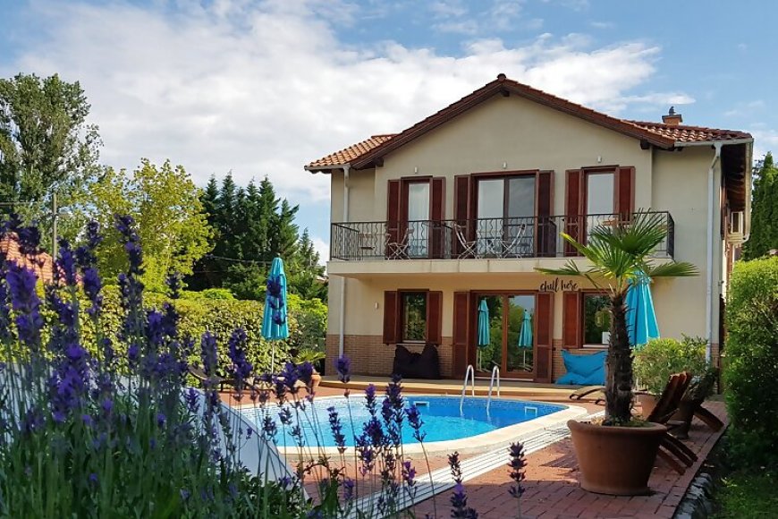 Hullám Villa**** Balatonmáriafürdő