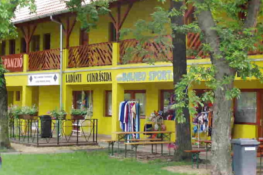 Kastélypark Fürdő Panzió Füzesgyarmat